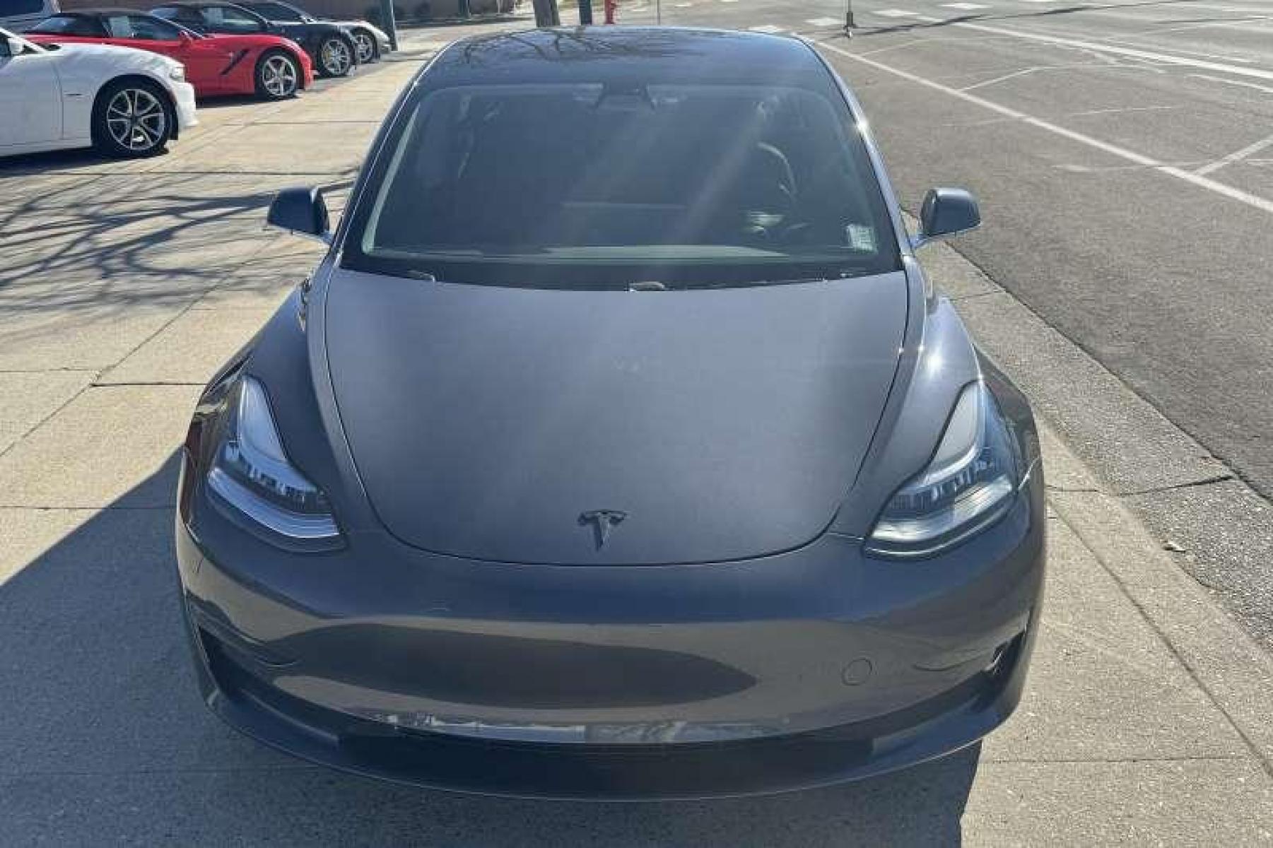 2019 Midnight Silver Metalic /Black Tesla Model 3 Long Range (5YJ3E1EB9KF) with an 75 kWh engine, Automatic transmission, located at 2304 W. Main St., Boise, ID, 83702, (208) 342-7777, 43.622105, -116.218658 - Full Self Driving! Remaining Powertrain/Battery Warranty! - Photo #3