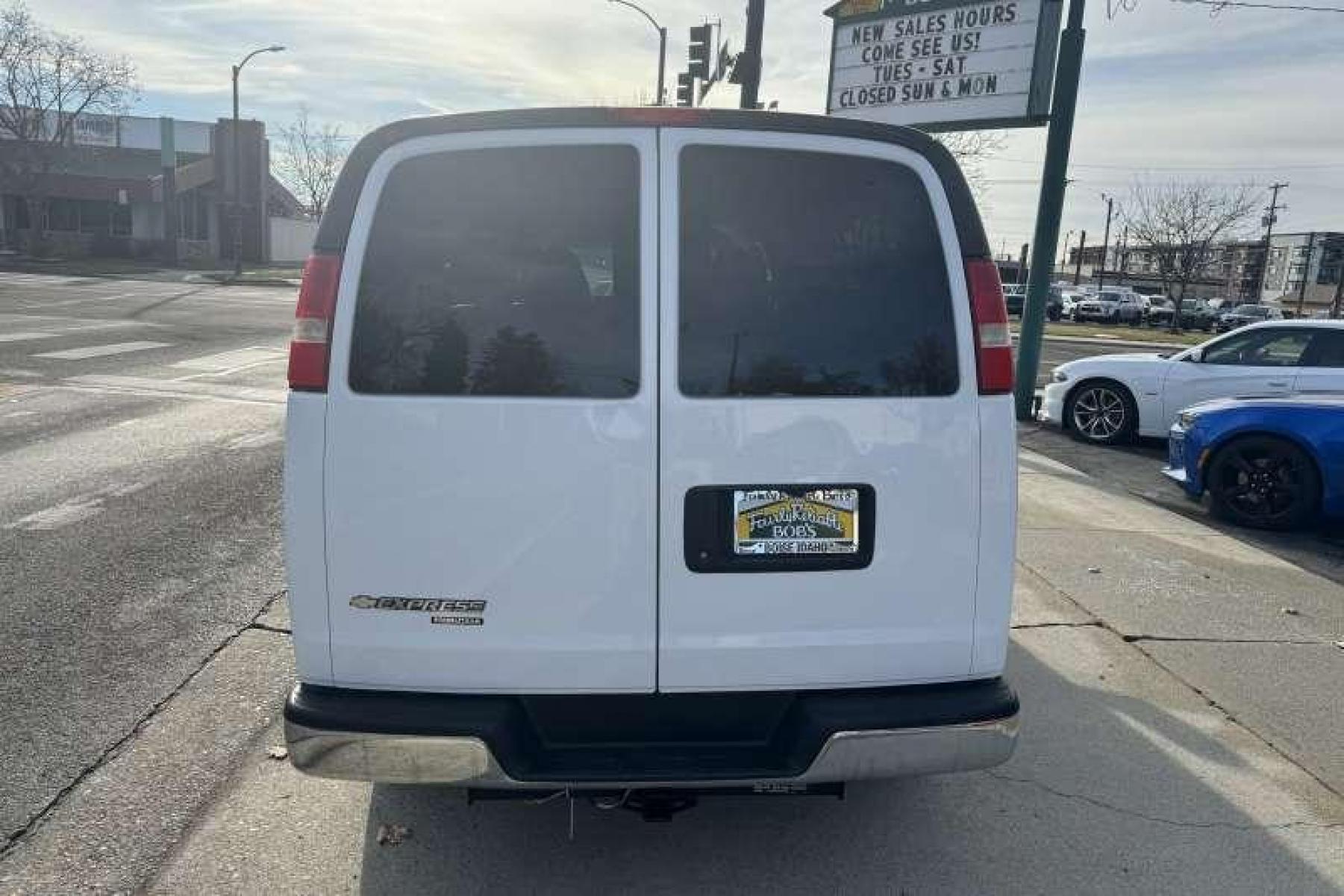 2014 Summit White /Gray Chevrolet Express 3500 LT (1GAZG1FA6E1) with an V8 4.8 Liter engine, Automatic transmission, located at 2304 W. Main St., Boise, ID, 83702, (208) 342-7777, 43.622105, -116.218658 - Photo #2