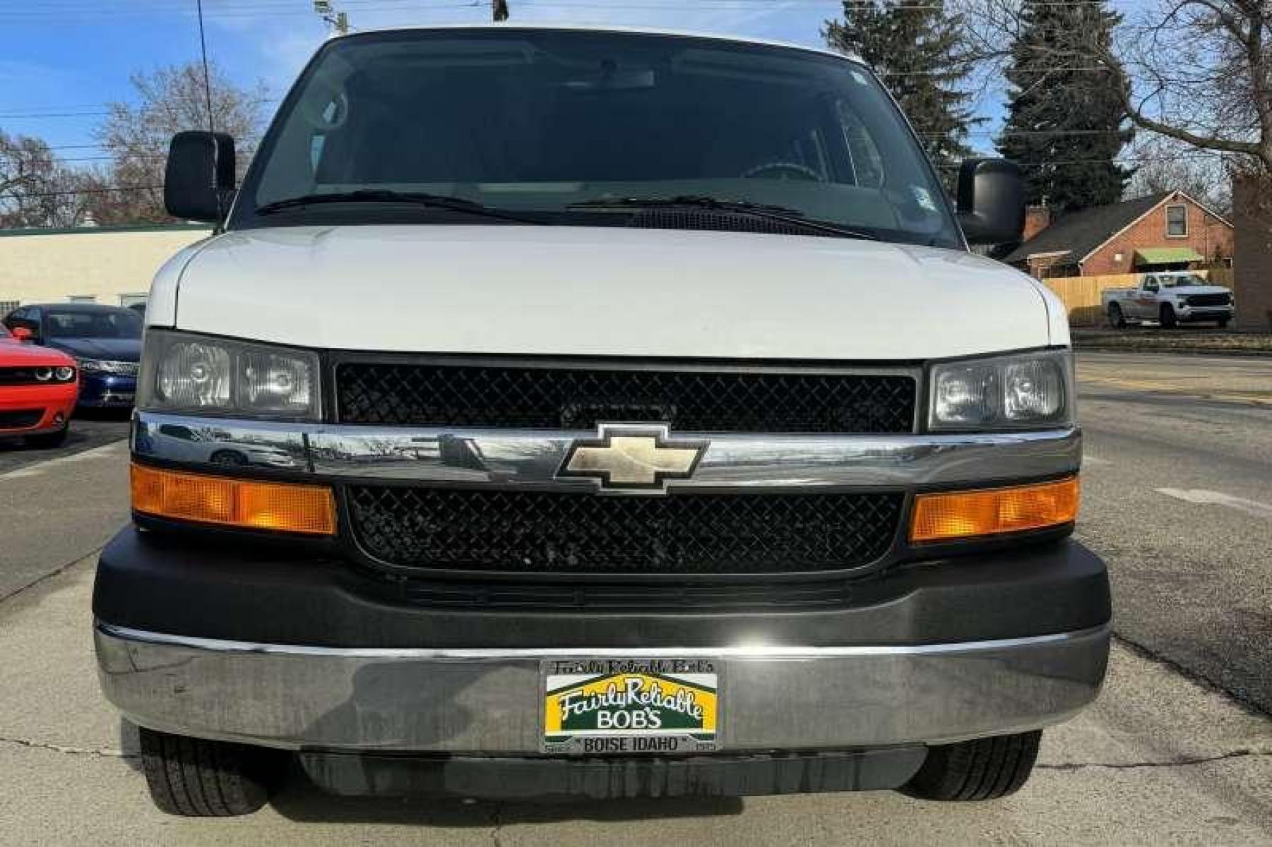 2014 Summit White /Gray Chevrolet Express 3500 LT (1GAZG1FA6E1) with an V8 4.8 Liter engine, Automatic transmission, located at 2304 W. Main St., Boise, ID, 83702, (208) 342-7777, 43.622105, -116.218658 - Photo #4