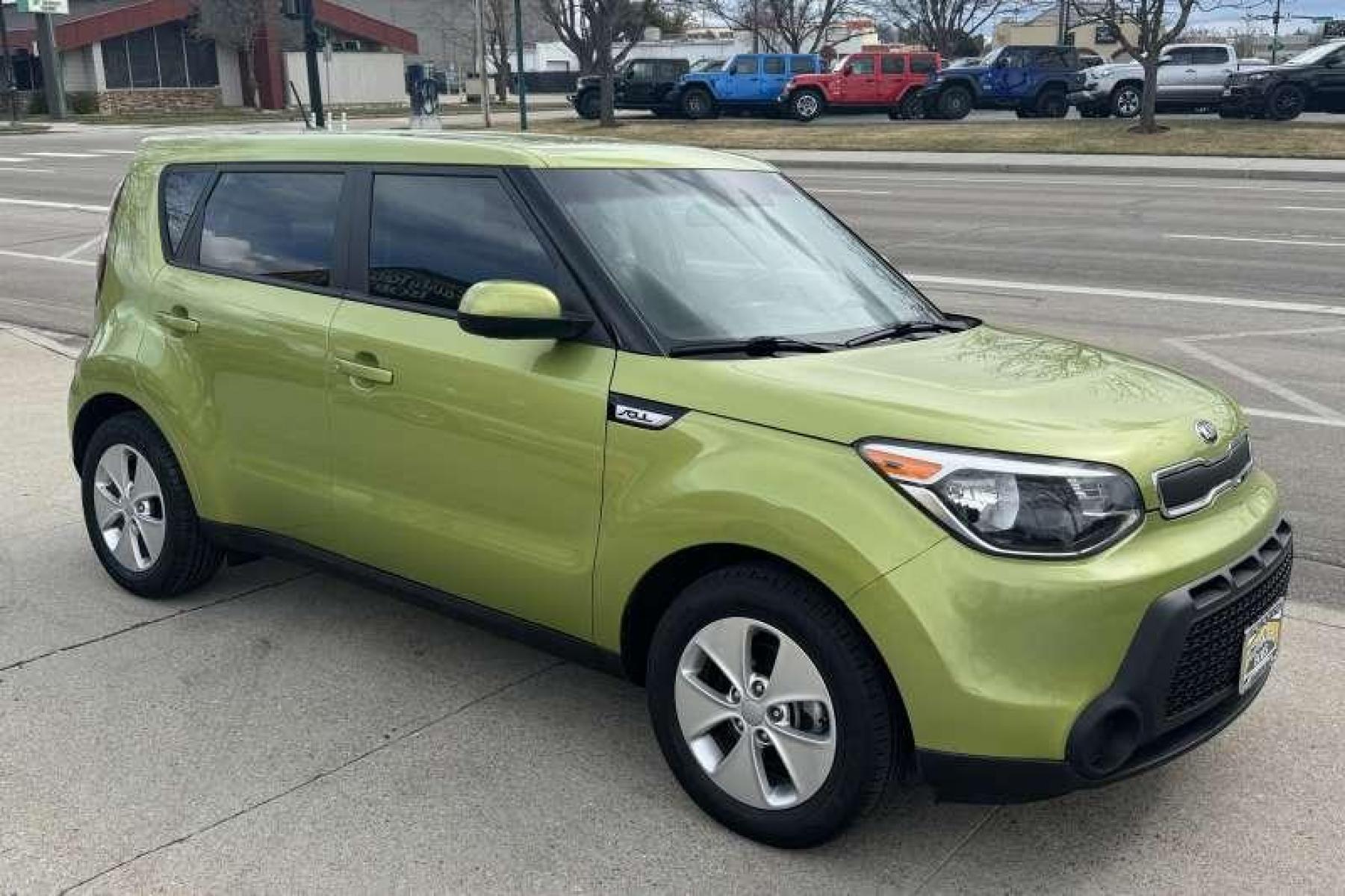 2015 Alien Green /Black Kia Soul (KNDJN2A23F7) with an 4 Cyl 1.6 Liter engine, Manual transmission, located at 2304 W. Main St., Boise, ID, 83702, (208) 342-7777, 43.622105, -116.218658 - Photo #2