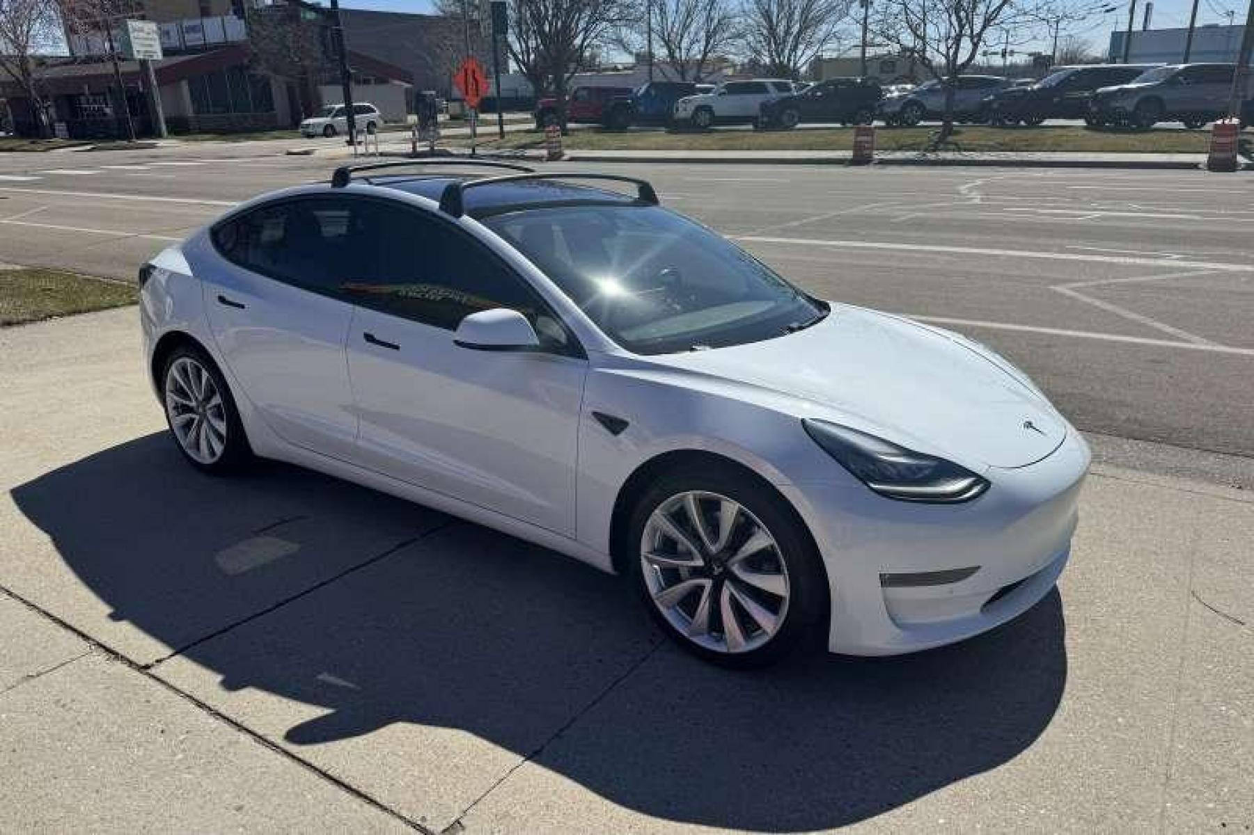 2018 Pearl White /Black Tesla Model 3 Long Range (5YJ3E1EB7JF) with an EV engine, Automatic transmission, located at 2304 W. Main St., Boise, ID, 83702, (208) 342-7777, 43.622105, -116.218658 - New Tires! All Wheel Drive! Ready To Go! - Photo #2