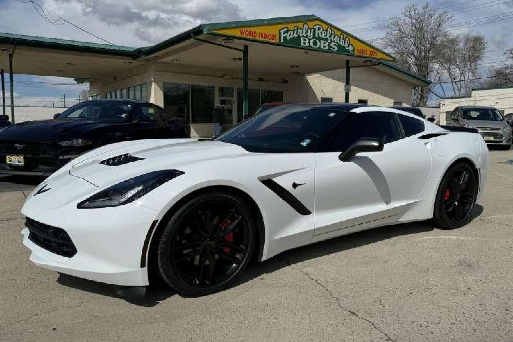 2016 Arctic White /Black Chevrolet Corvette Stingray 3LT (1G1YF2D75G5) with an V8 6.2 Liter engine, Automatic transmission, located at 2304 W. Main St., Boise, ID, 83702, (208) 342-7777, 43.622105, -116.218658 - Well Cared For Low Mileage Corvette! Carbon Fiber Removable Roof! - Photo #13