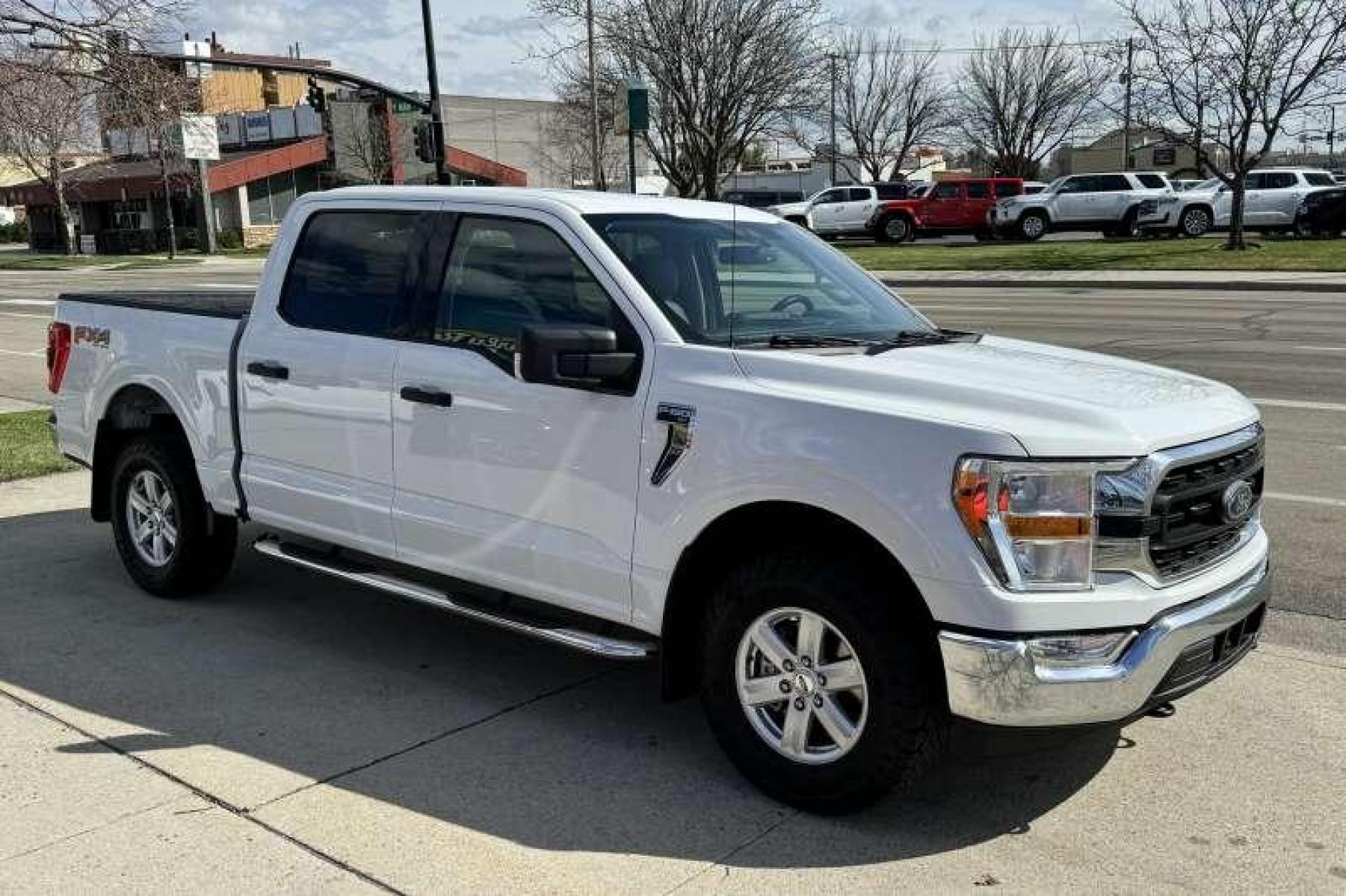 2021 Oxford White /Dark Slate Cloth Ford F-150 SuperCrew XLT (1FTFW1E57MF) with an V8 5.0 Liter engine, Automatic transmission, located at 2304 W. Main St., Boise, ID, 83702, (208) 342-7777, 43.622105, -116.218658 - SuperCrew F-150! Nicely Optioned! Ready To Go! - Photo #3
