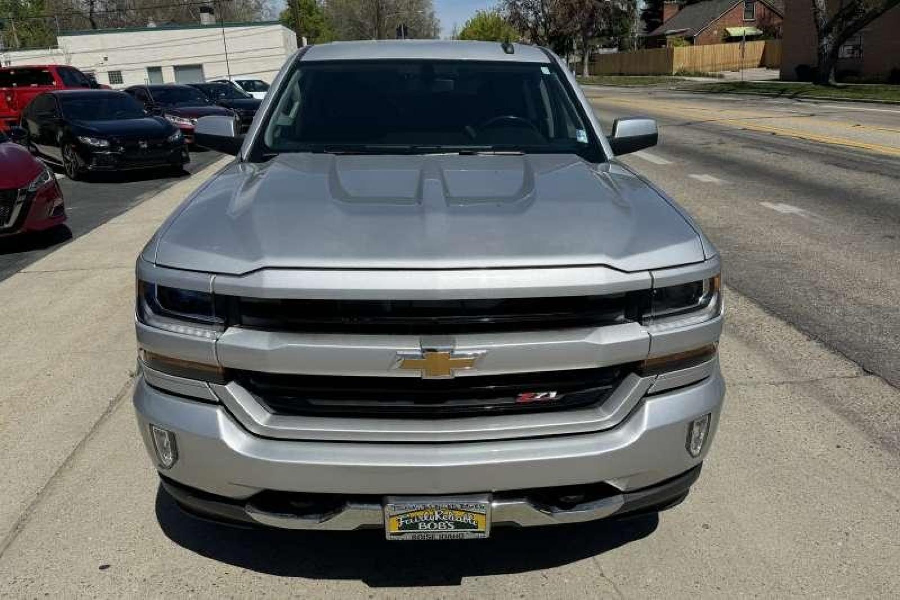 2016 Silver /Black Chevrolet Silverado 1500 Double Cab LT (1GCVKREC2GZ) with an V8 5.3 Liter engine, Automatic transmission, located at 2304 W. Main St., Boise, ID, 83702, (208) 342-7777, 43.622105, -116.218658 - New Tires! Matching Shell! Ready To Go! - Photo #3