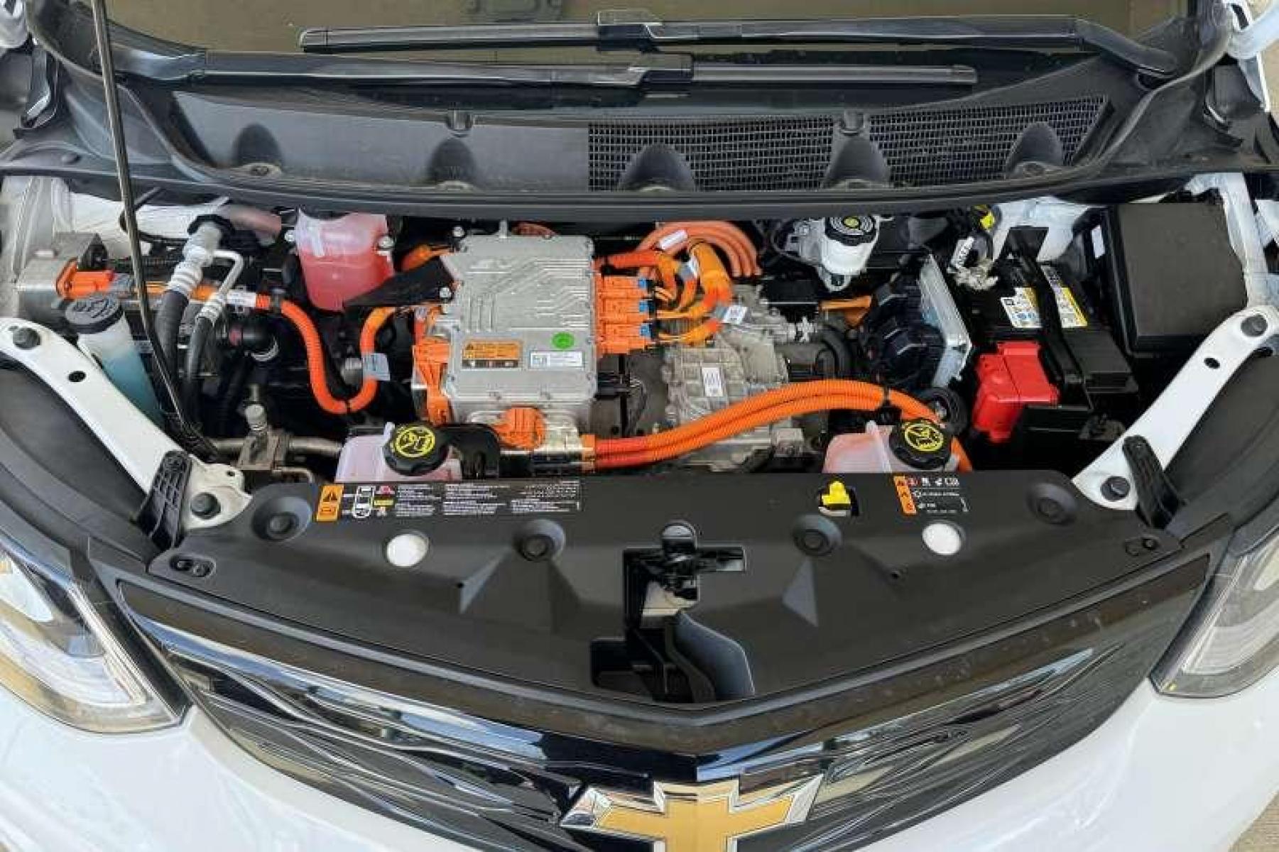 2020 Summit White /Dark Galvanized Gray Chevrolet Bolt Premier (1G1FZ6S01L4) with an 66 kWh engine, Automatic transmission, located at 2304 W. Main St., Boise, ID, 83702, (208) 342-7777, 43.622105, -116.218658 - Photo #13