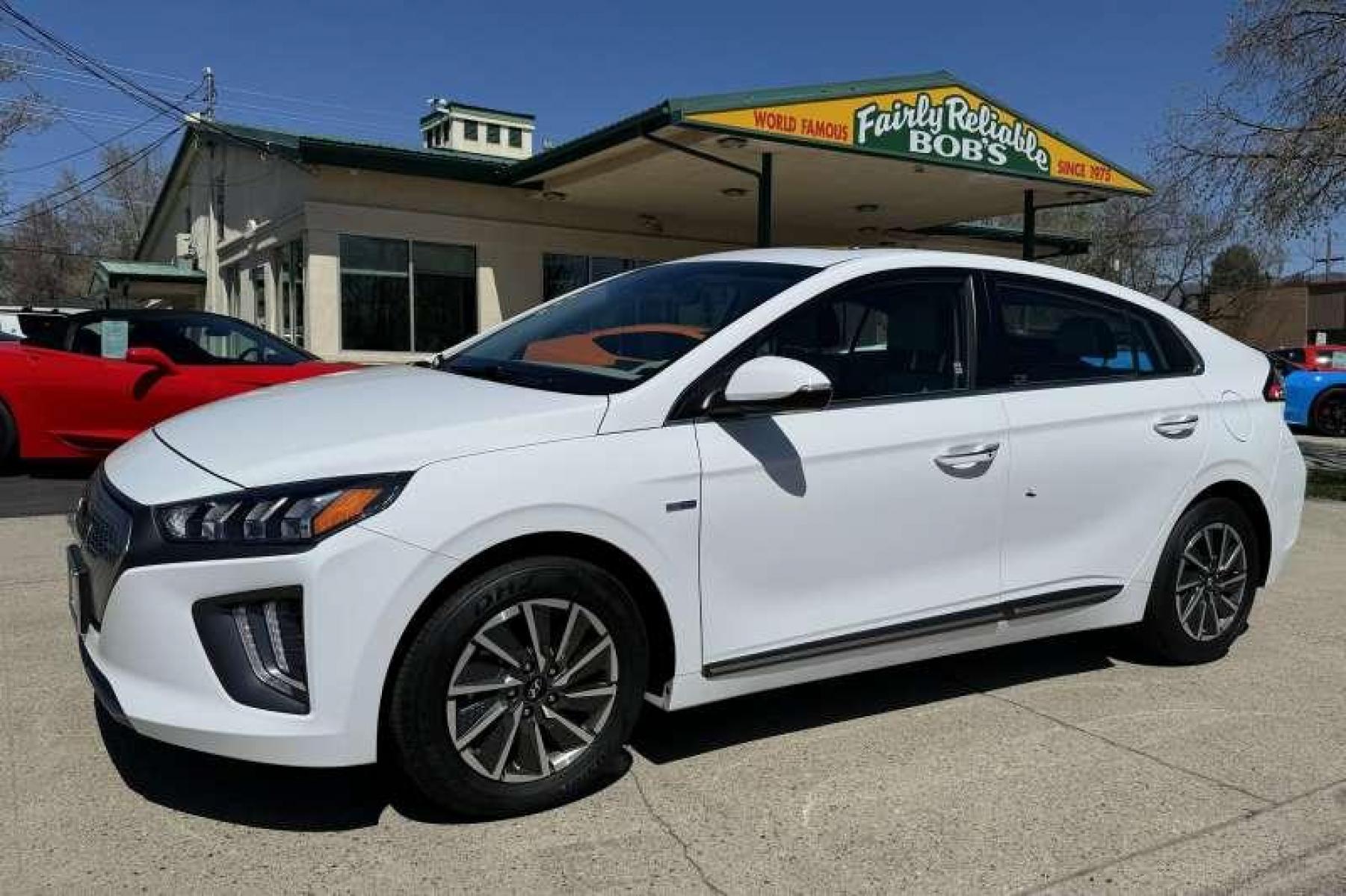 2020 White /Gray Hyundai Ioniq Hatchback Limited (KMHC85LJ1LU) with an 38.3 kWh engine, Automatic transmission, located at 2304 W. Main St., Boise, ID, 83702, (208) 342-7777, 43.622105, -116.218658 - Great Daily Commuter! Loaded With Safety Features! Qualifies For The EV Tax Credit! New Tires Too! - Photo #0