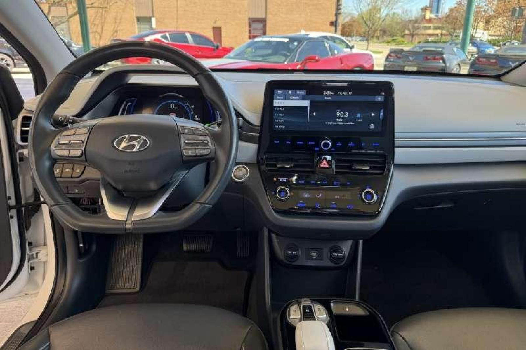 2020 White /Gray Hyundai Ioniq Hatchback Limited (KMHC85LJ1LU) with an 38.3 kWh engine, Automatic transmission, located at 2304 W. Main St., Boise, ID, 83702, (208) 342-7777, 43.622105, -116.218658 - Great Daily Commuter! Loaded With Safety Features! Qualifies For The EV Tax Credit! New Tires Too! - Photo #9