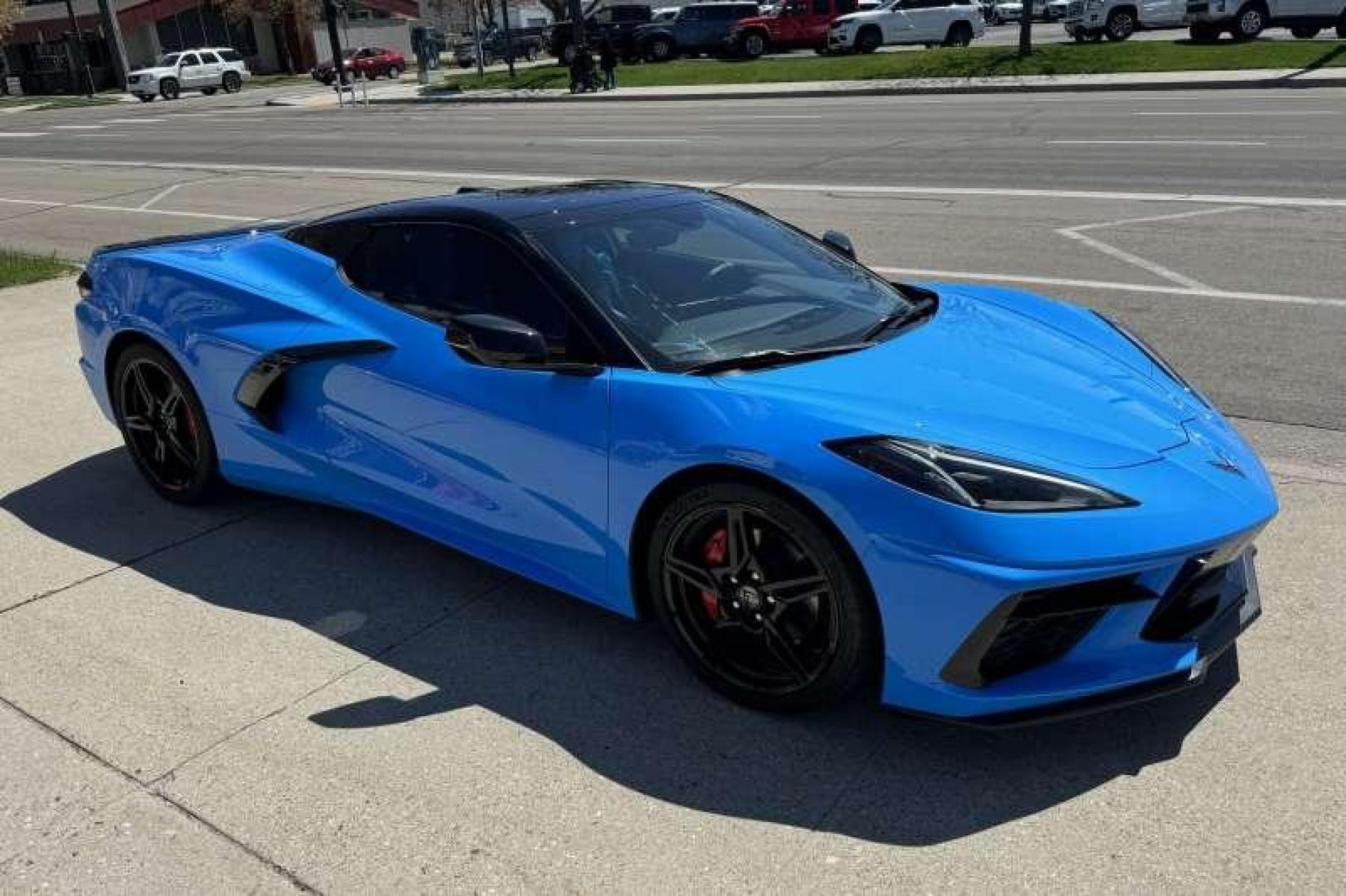 2022 Rapid Blue /Tension/Twilight Blue Chevrolet Corvette Stingray Convertible 3LT (1G1YC3D44N5) with an V8 5.5 Liter engine, Automatic transmission, located at 2304 W. Main St., Boise, ID, 83702, (208) 342-7777, 43.622105, -116.218658 - Rapid Blue Convertible! Remaining Factory Warranty! Only 1,800 Miles! Super Cool! - Photo #16
