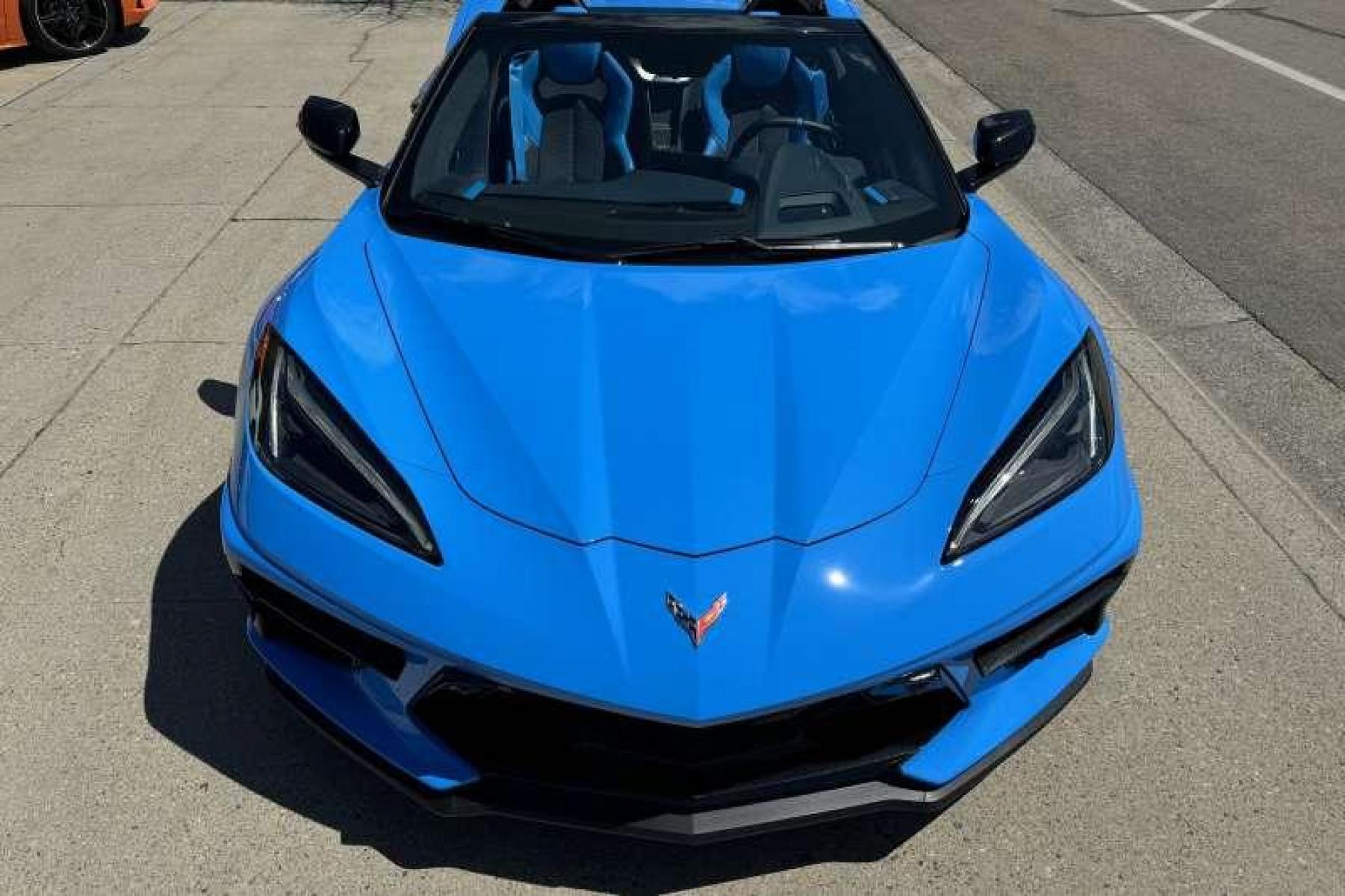 2022 Rapid Blue /Tension/Twilight Blue Chevrolet Corvette Stingray Convertible 3LT (1G1YC3D44N5) with an V8 5.5 Liter engine, Automatic transmission, located at 2304 W. Main St., Boise, ID, 83702, (208) 342-7777, 43.622105, -116.218658 - Rapid Blue Convertible! Remaining Factory Warranty! Only 1,800 Miles! Super Cool! - Photo #3