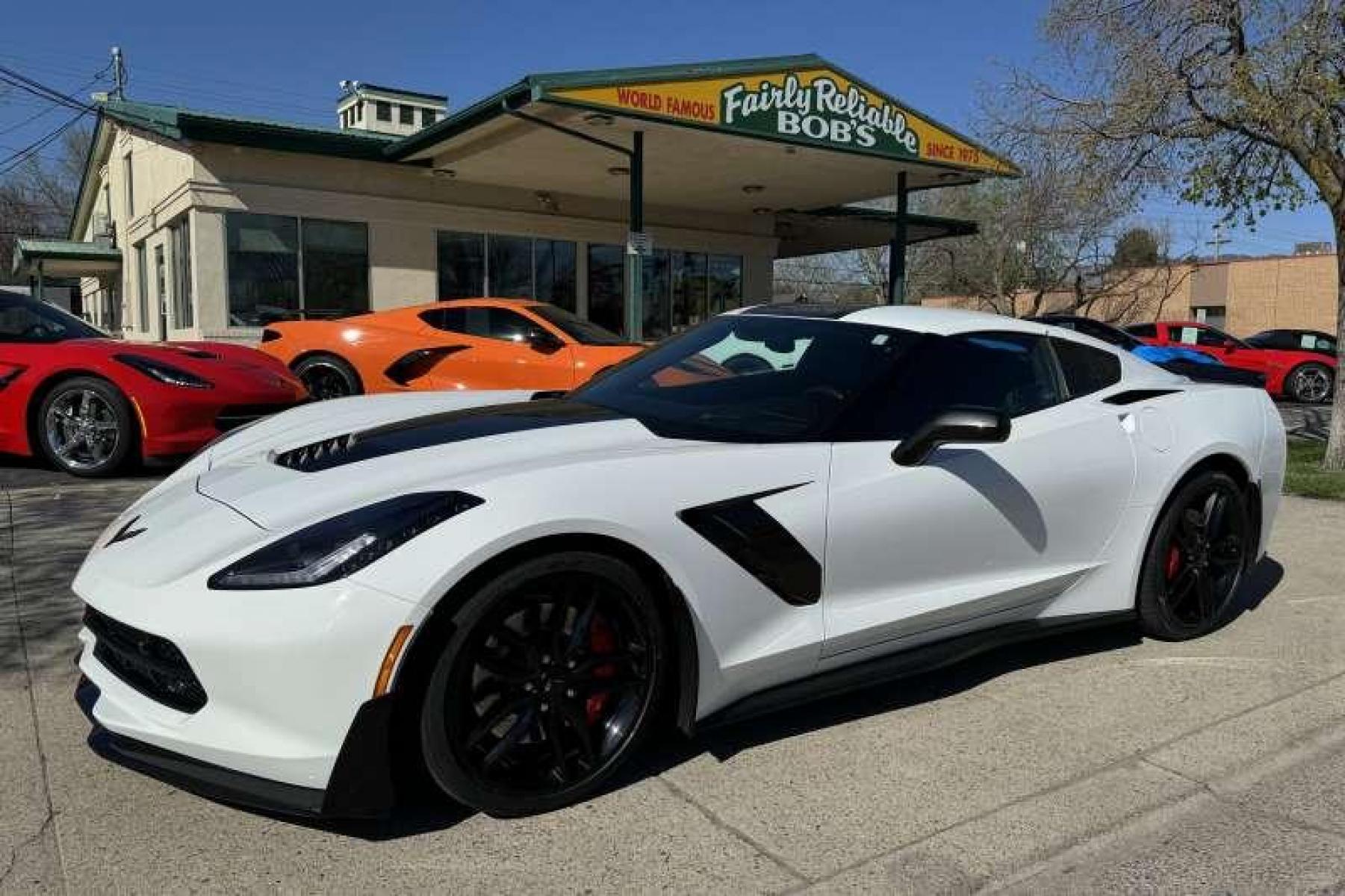 2016 Arctic White /Black Chevrolet Corvette Stingray 2LT Z51 (1G1YK2D75G5) with an V8 6.2 Liter engine, Automatic transmission, located at 2304 W. Main St., Boise, ID, 83702, (208) 342-7777, 43.622105, -116.218658 - Stunning Stingray! New Tires! Ready To Go! - Photo #19